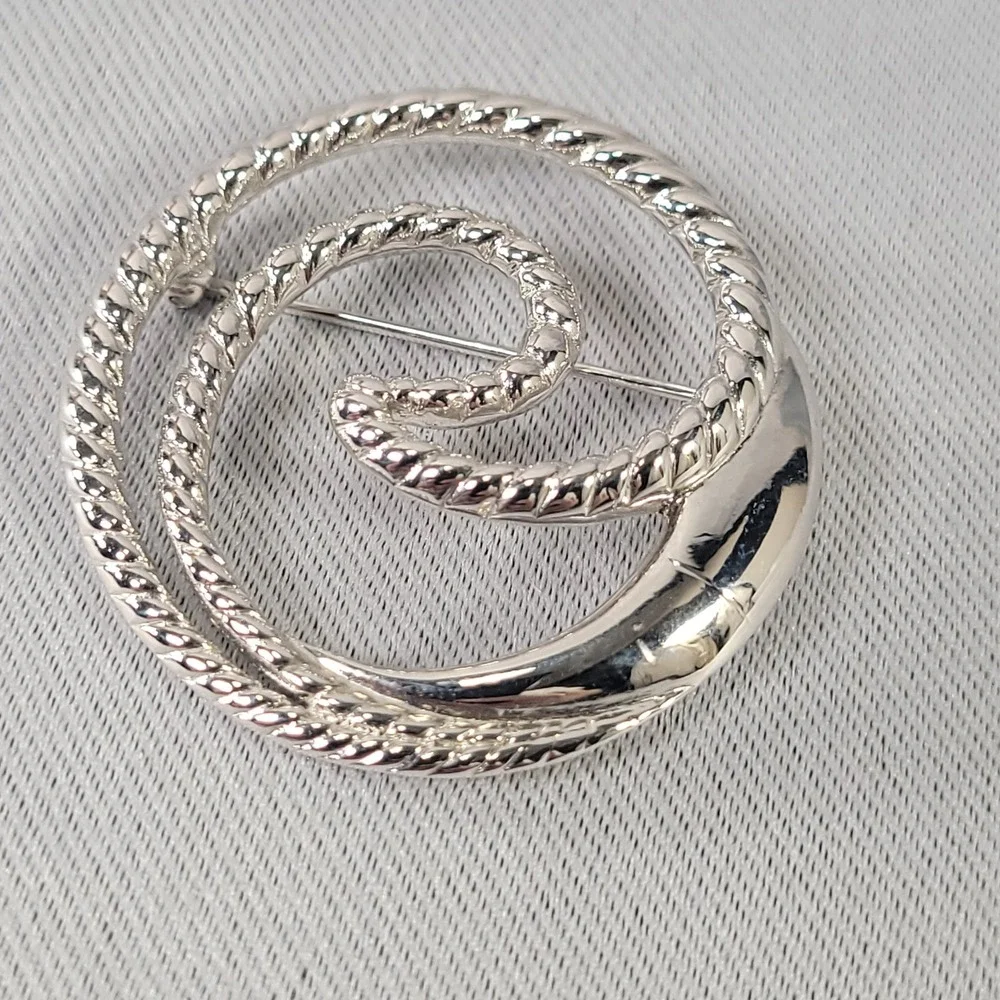 Trifari Silver Tone‎ Swirl Brooch Vintage Textured Spiral Swirl Openwork Pin